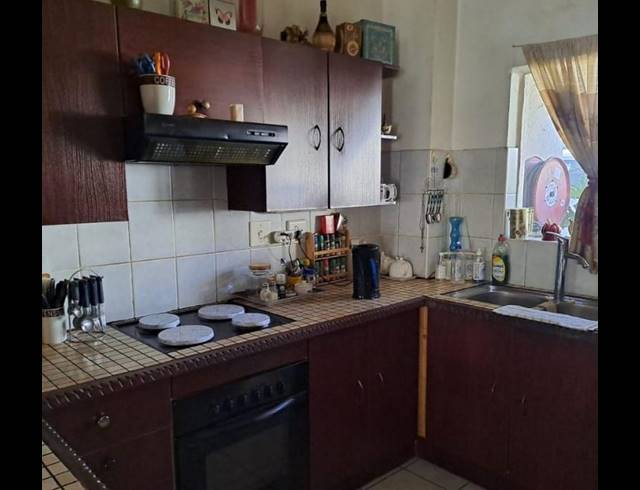 2 BEDROOM TOWNHOUSE FOR SALE IN ELANDSHAVEN